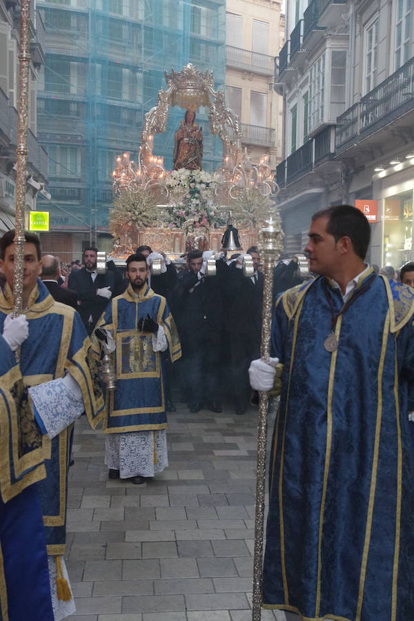 La Virgen de la Victoria procesiona por Málaga