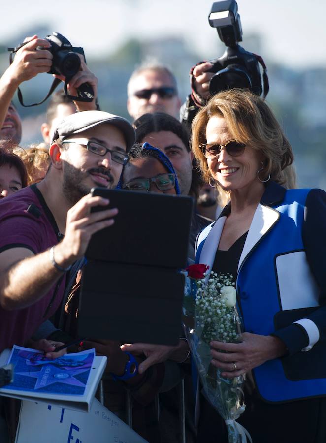 Sigourney Weaver y Oliver Stone llegan al Festival de San Sebastián