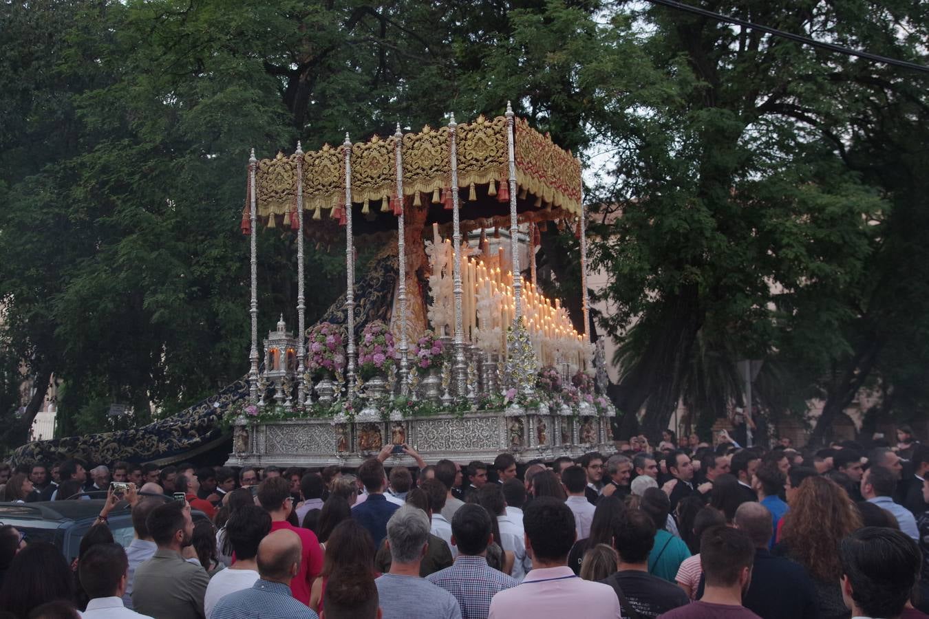 La Virgen del Monte Calvario recorre el barrio de la Victoria