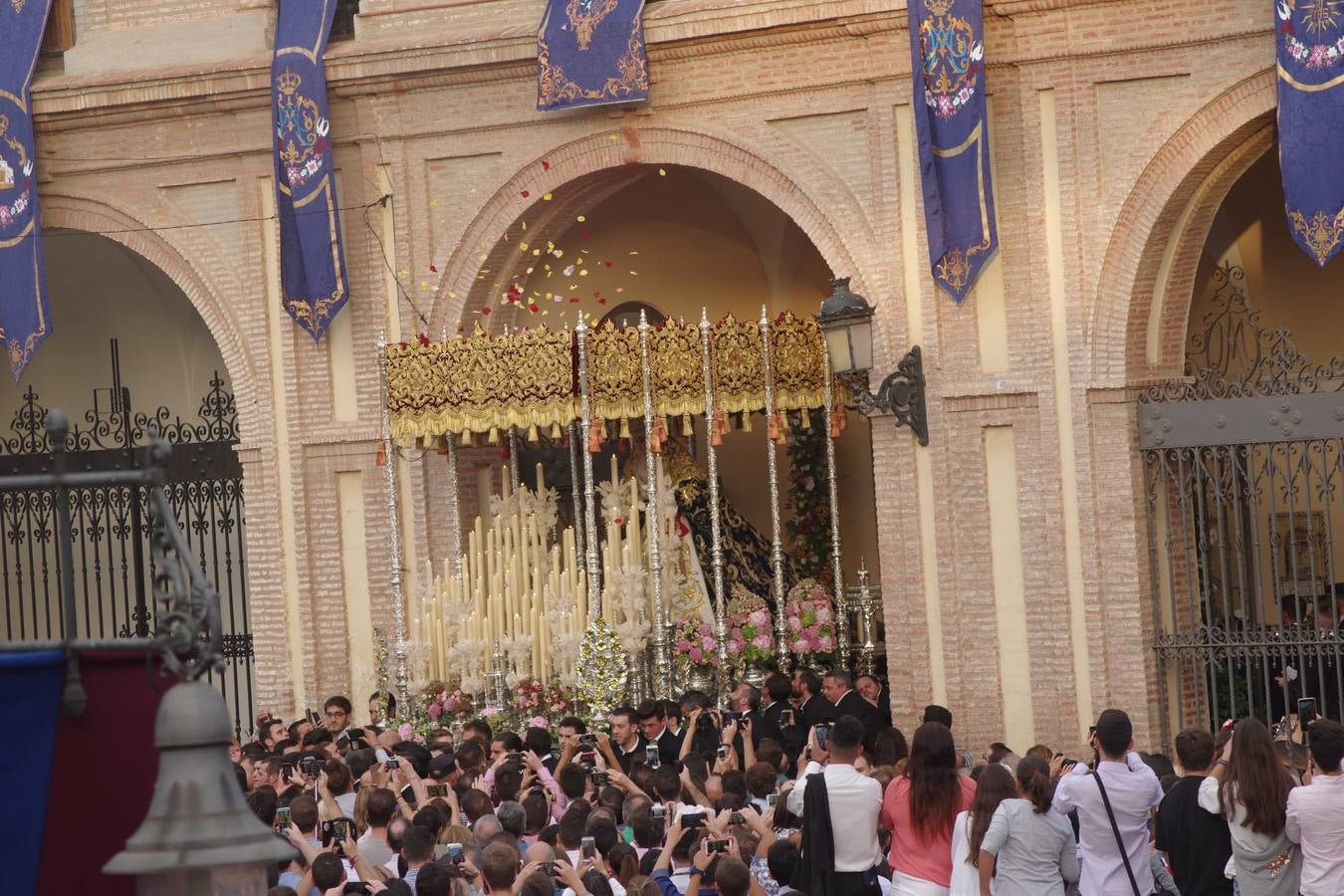 La Virgen del Monte Calvario recorre el barrio de la Victoria