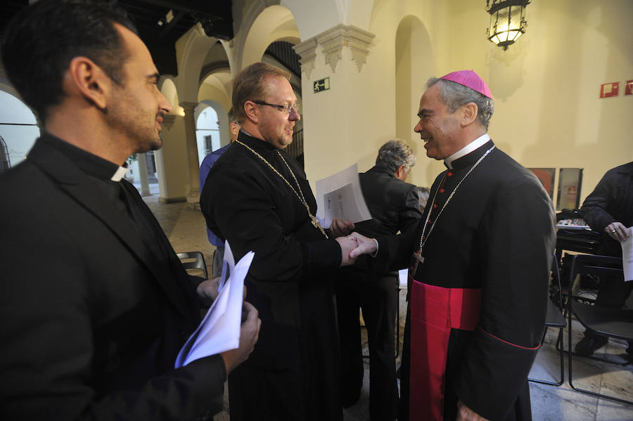 La oración ecuménica en Málaga por la paz, en imágenes