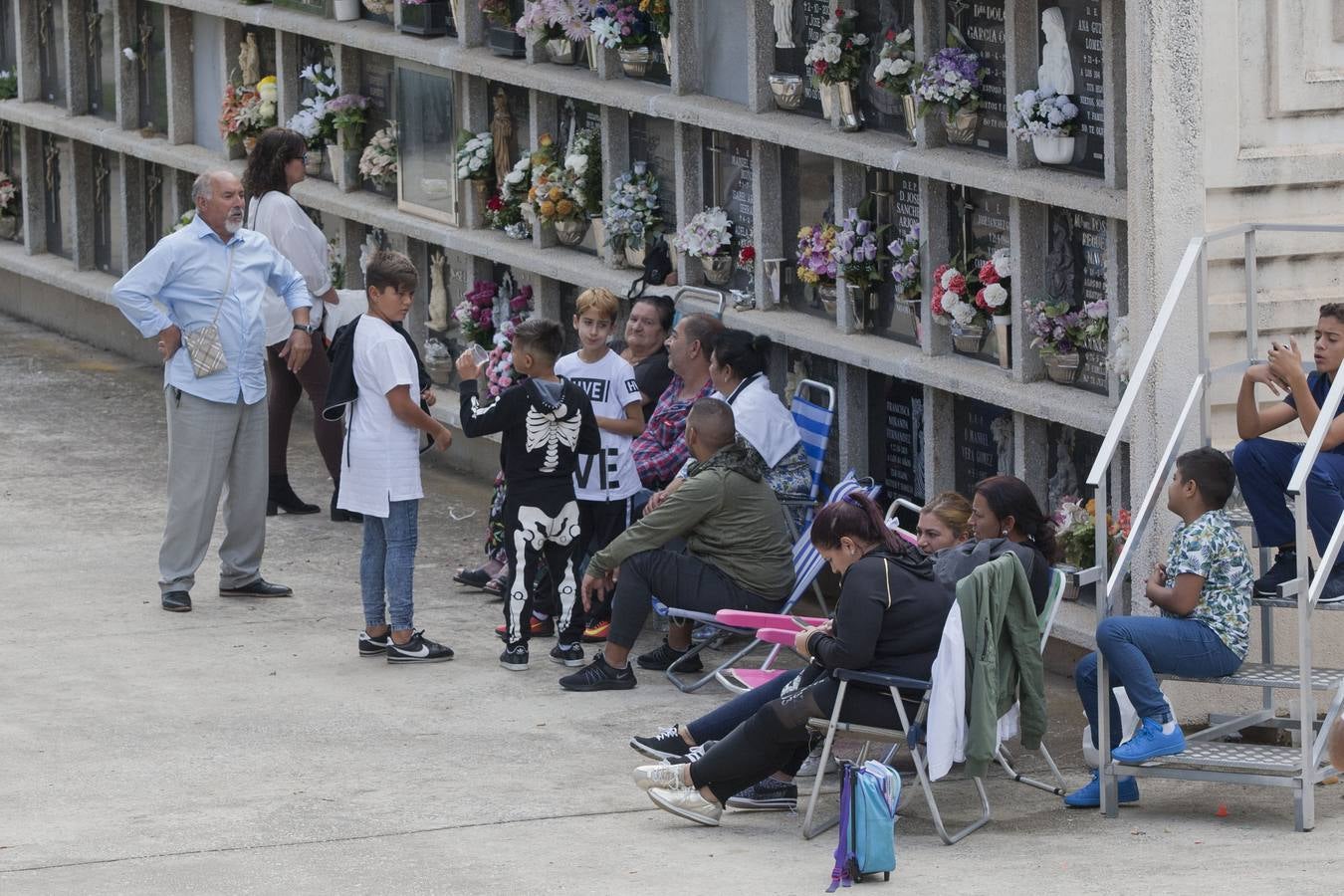 Málaga honra a sus difuntos en el Día de todos los Santos