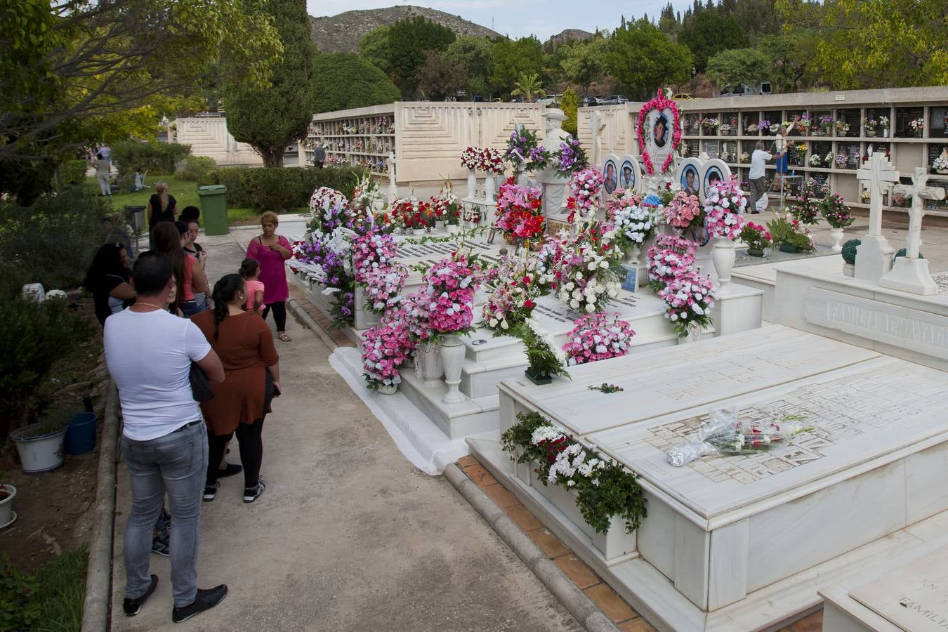 Málaga honra a sus difuntos en el Día de todos los Santos