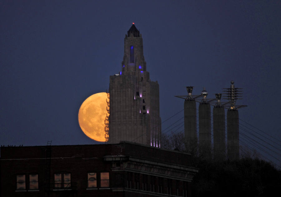 Así se ha visto la Superluna en distintos puntos del mundo