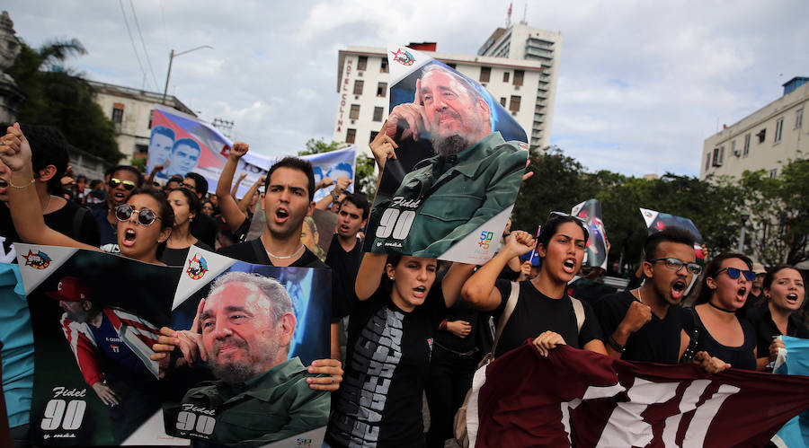 Dolor y pena por la muerte de Fidel Castro en Cuba