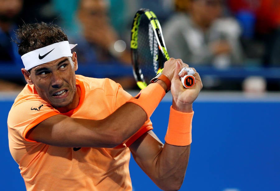 Nadal se impone a Raonic y jugará la final de Abu Dabi ante Goffin