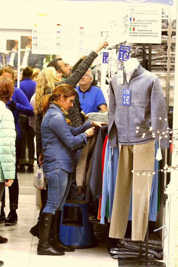 Así han vivido los comercios malagueños este lunes festivo de compras frenéticas