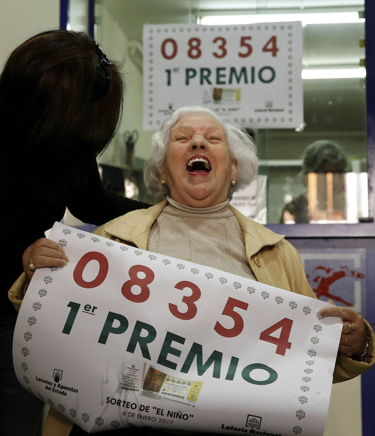 08354, el primer premio de &#039;El Niño&#039; cae íntegro en Valencia