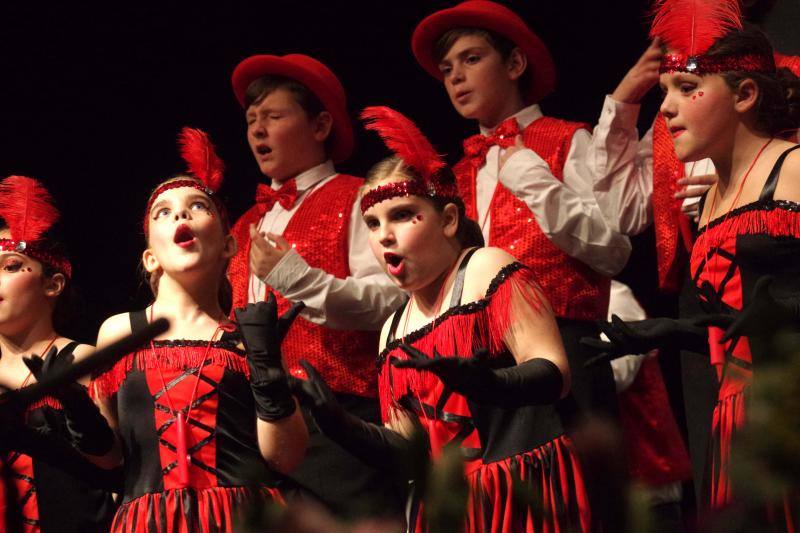 Murga infantil 'Bajo el cielo de París'.