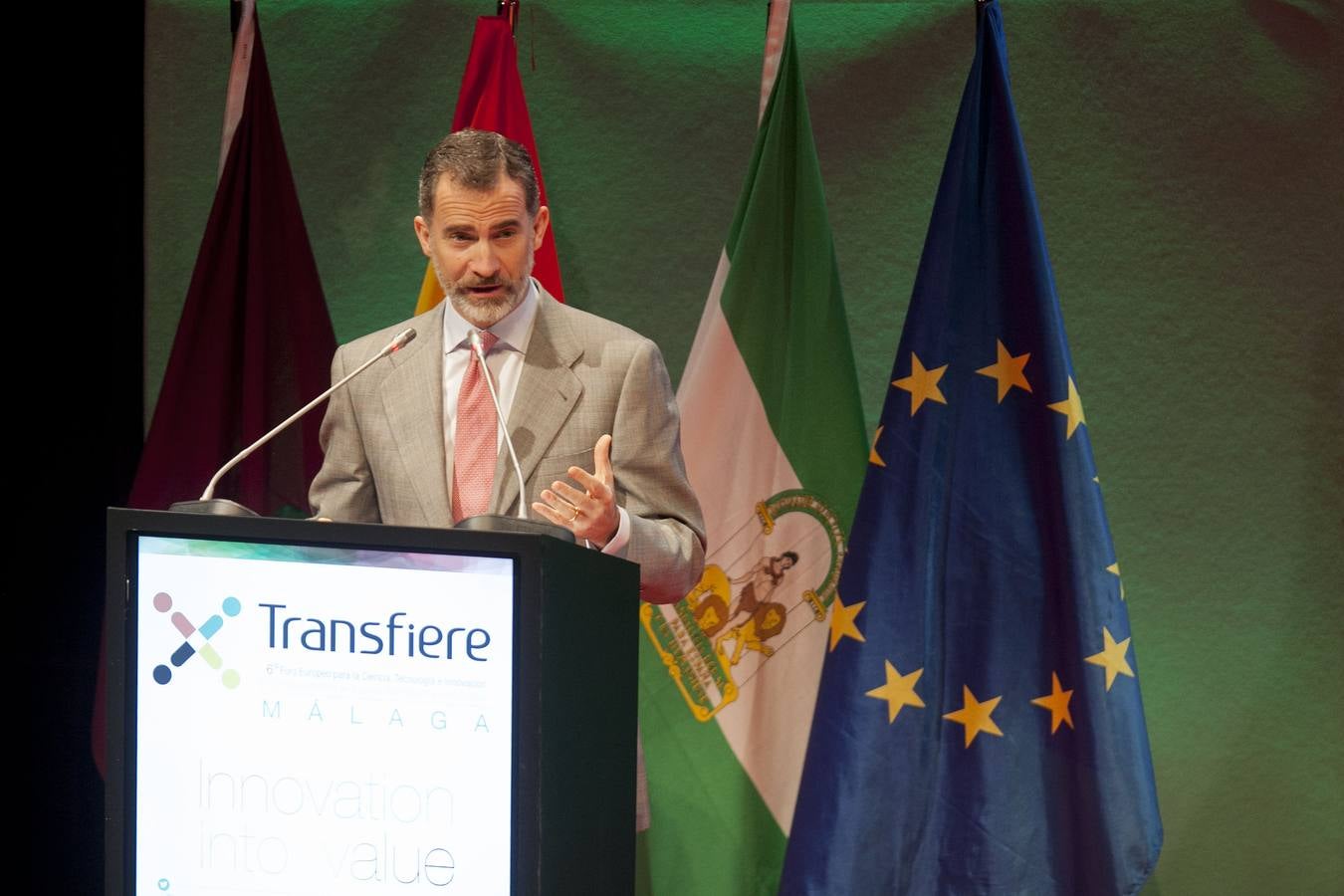 El Rey Felipe VI inaugura el Foro Transfiere