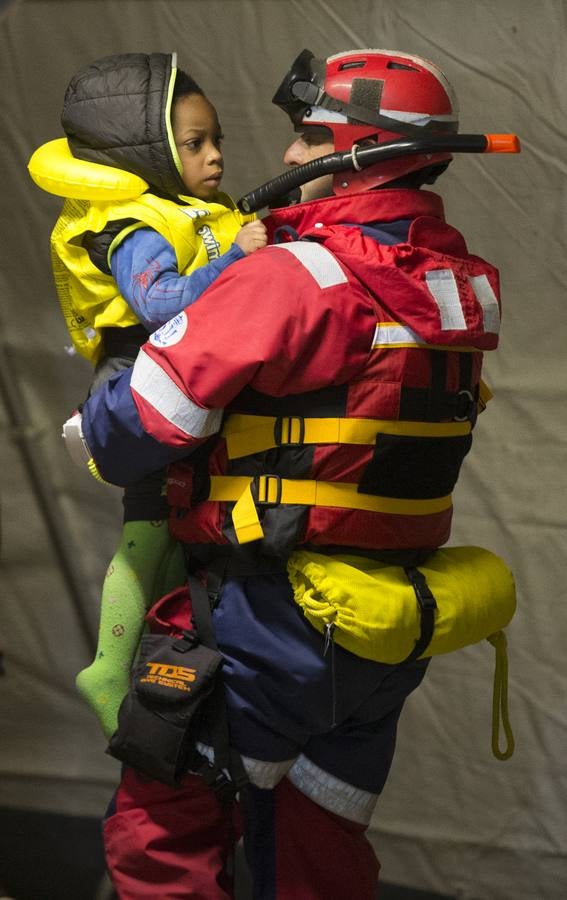 Llegan al puerto de Málaga 155 inmigrantes rescatados en tres pateras en el Mar de Alborán