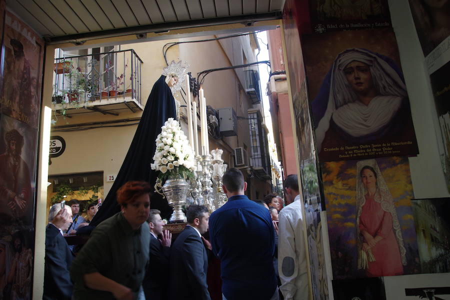 Los traslados del Viernes de Dolores, en imágenes