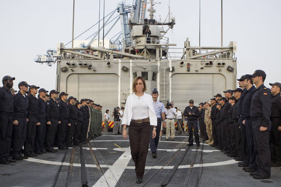 04/07/2011. Como ministra de Defensa, en la fragata de combate 'Santa María', en Yibuti.