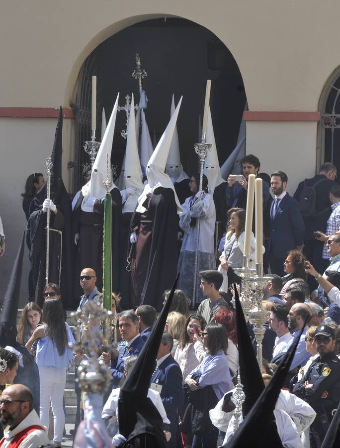 Dulce Nombre procesiona en la Semana Santa 2017