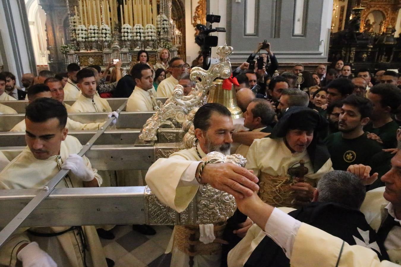 Lágrimas y Favores, en procesión