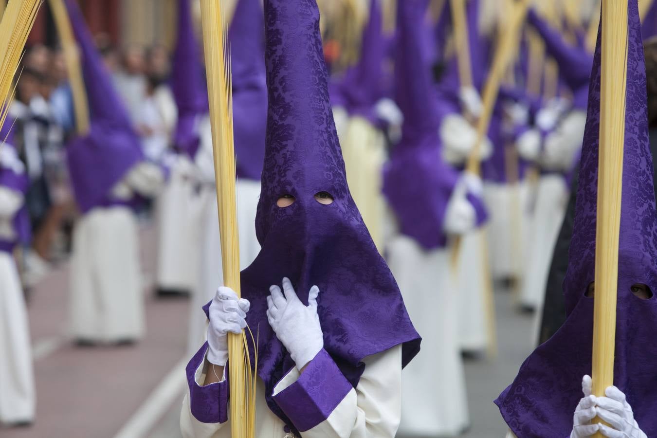 Pollinica sale en procesión por las calles de Málaga 2017