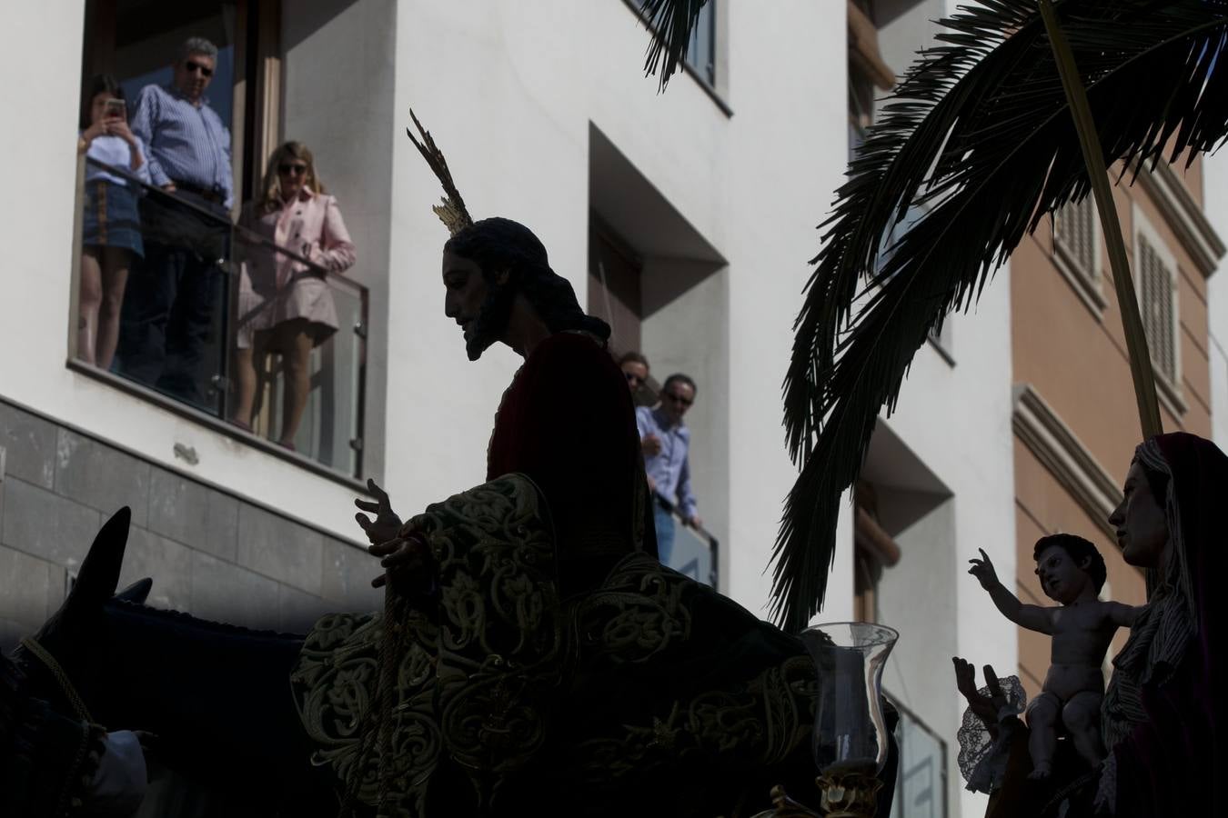 Pollinica sale en procesión por las calles de Málaga 2017