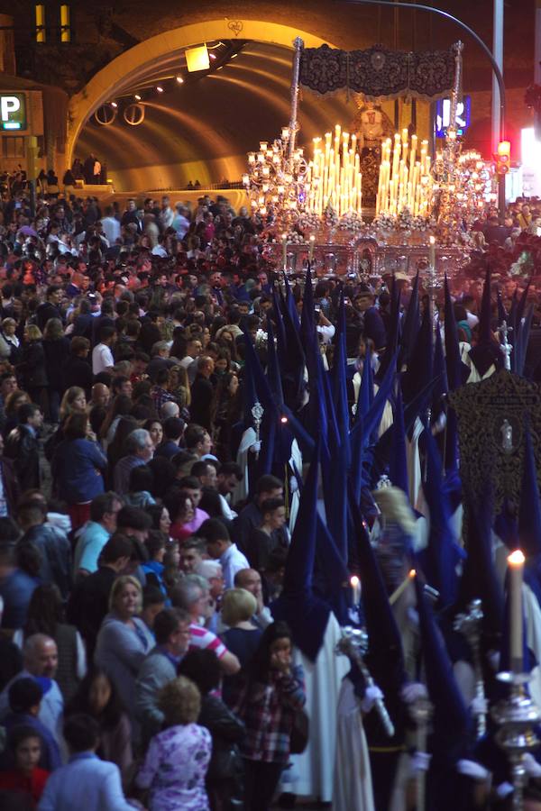 Fotos de la procesión de la Cena en el Jueves Santo de la Semana Santa de Málaga 2017