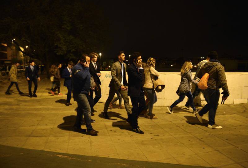 Fotos de la estampida y el pánico en la Madrugá de Sevilla