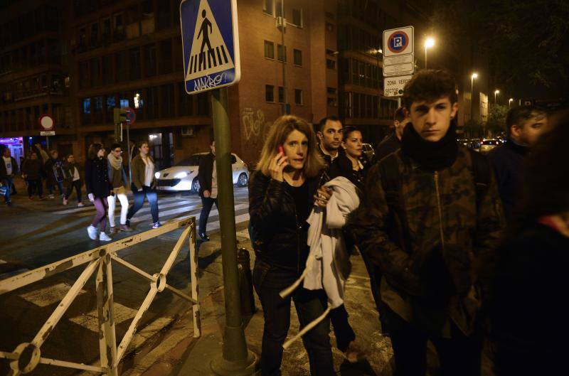 Fotos de la estampida y el pánico en la Madrugá de Sevilla