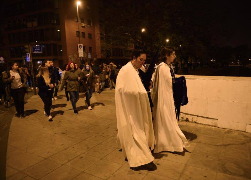 Fotos de la estampida y el pánico en la Madrugá de Sevilla