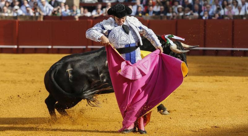 Famosos en la corrida del Domingo de Resurección en Sevilla