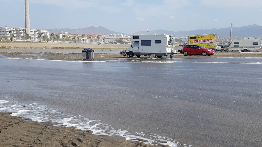 Los efectos del temporal de levante en las playas de Málaga