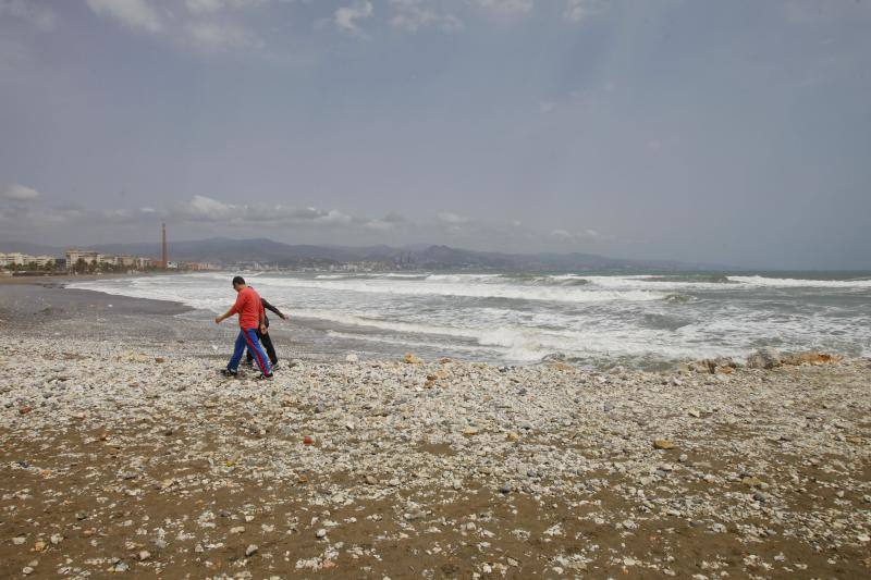 Fotos de los efectos del temporal en las playas de Málaga capital