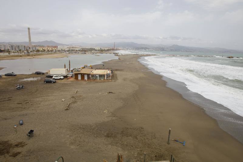 Fotos de los efectos del temporal en las playas de Málaga capital