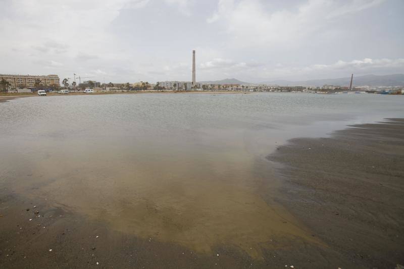Fotos de los efectos del temporal en las playas de Málaga capital