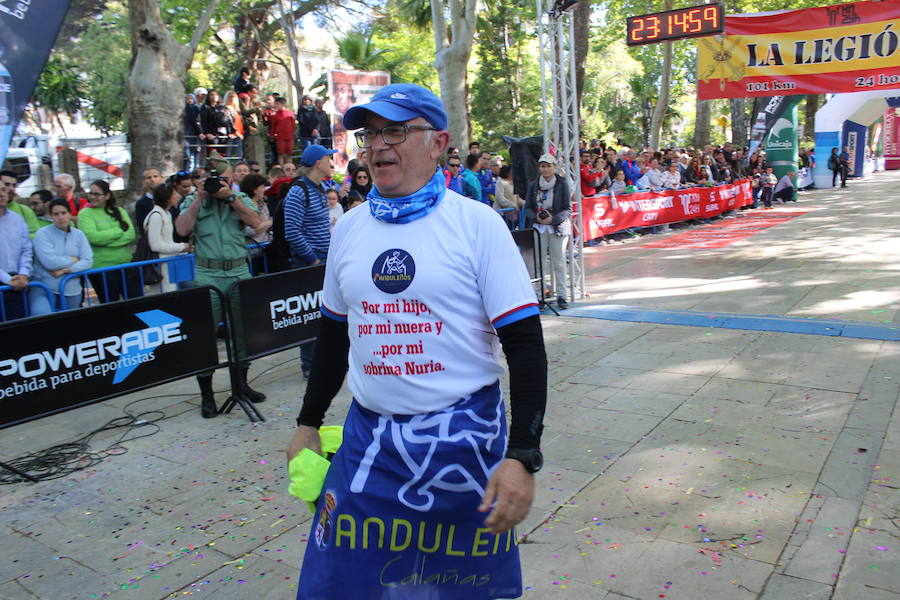 Fotos de los últimos participantes en los 101 kilómetros de la Legión de Ronda