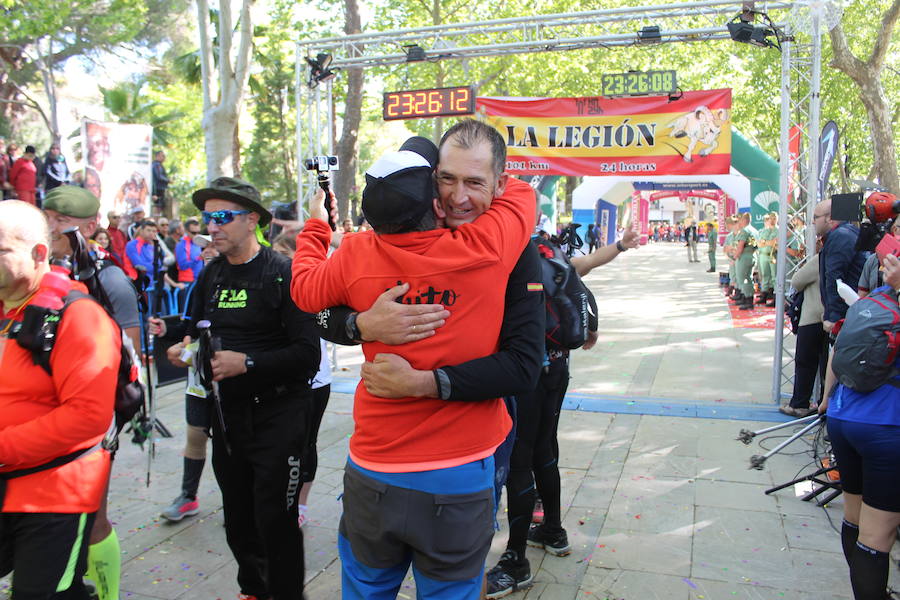 Fotos de los últimos participantes en los 101 kilómetros de la Legión de Ronda