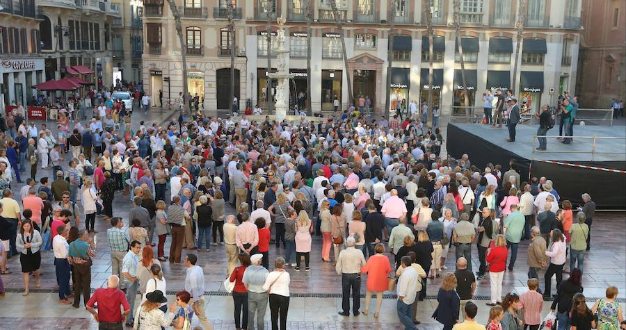 Fotos de la concentración en Málaga por el proyecto de Antonio Banderas
