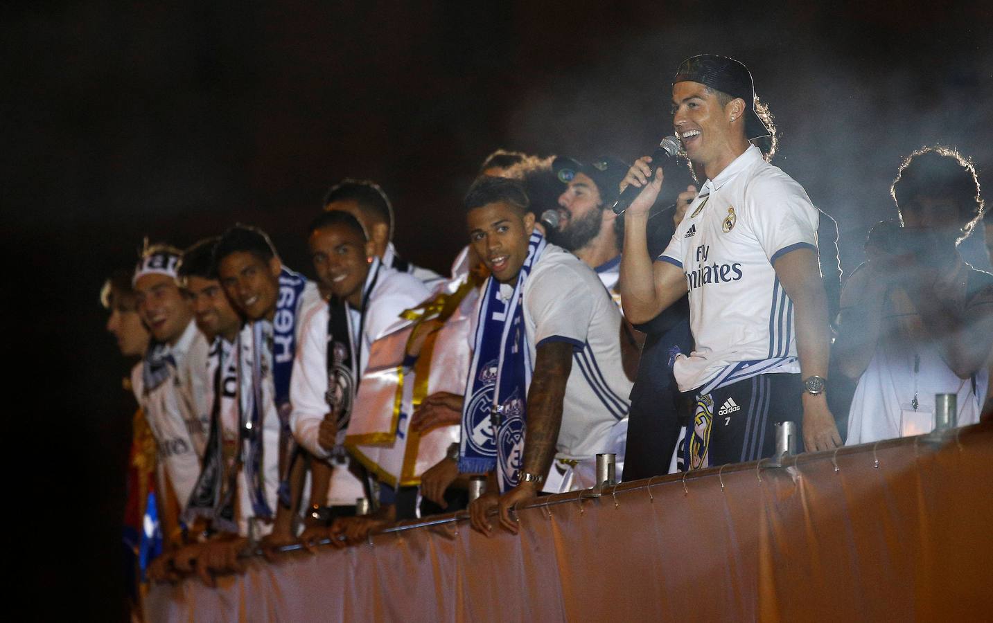 El Real Madrid celebra su 33ª Liga en Cibeles