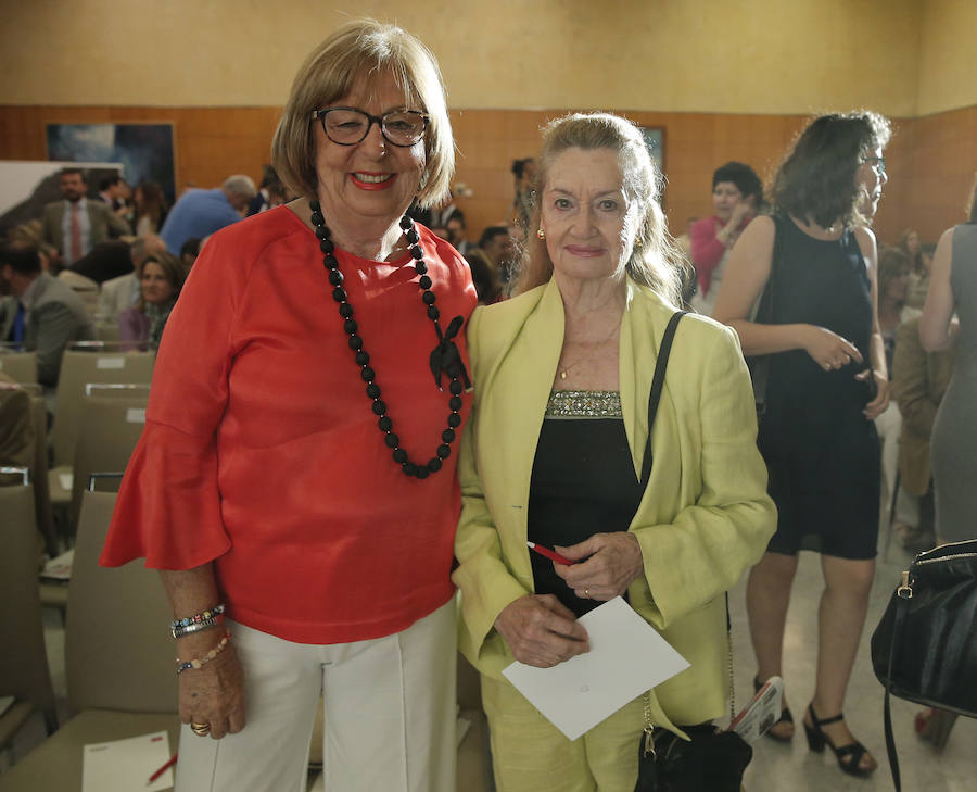 Adelaida de la Calle y Encarnación Perrault.. 