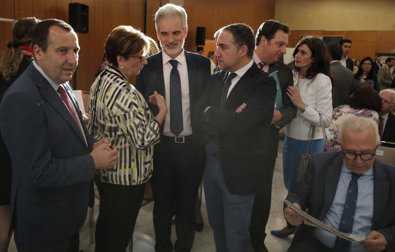 Fotos del coloquio con el consejero andaluz de Salud, Aquilino Alonso