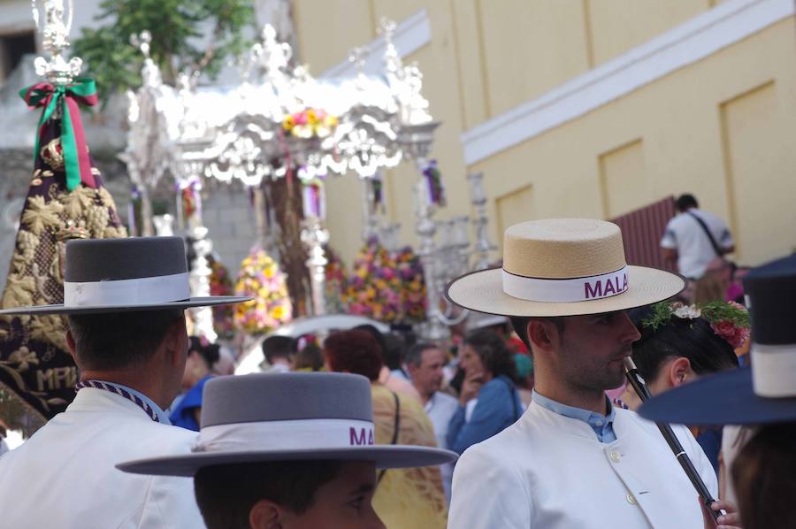 La salida de la Hermandad del Rocío de Málaga, en imágenes