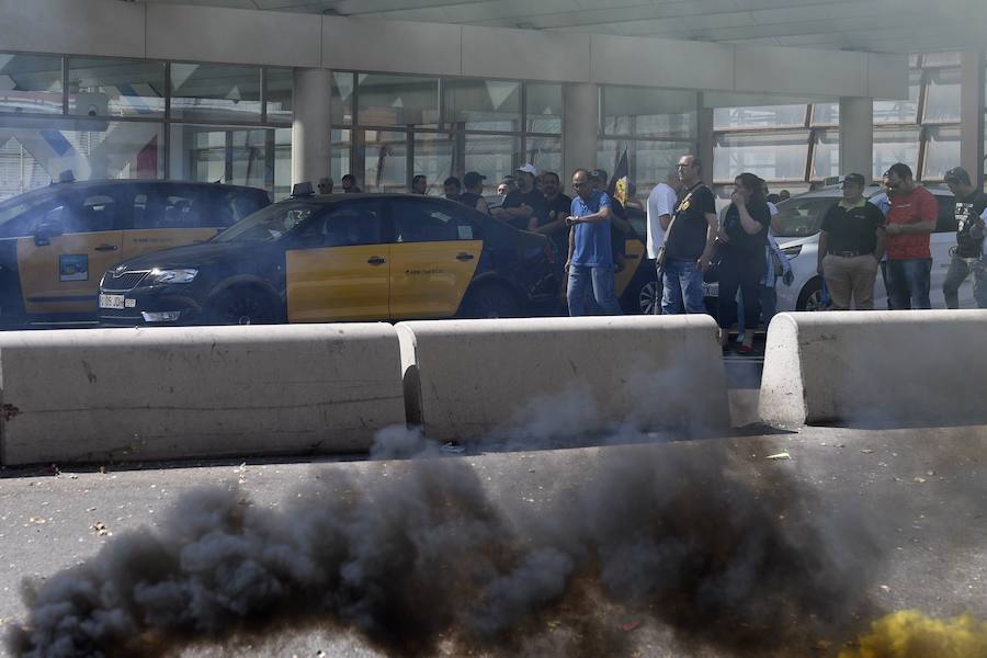 La huelga de los taxistas de toda España, en imágenes