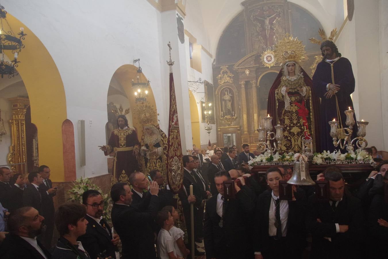 Cinco traslados y una procesión hacen un sábado cofrade