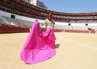 Imagen secundaria 1 - Arriba y abajo a la derecha, imágenes de la presentación. A la izquierda, la torera Mari Paz Vega.