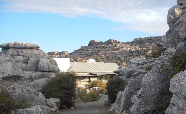 Imagen principal - Observatorio del Torcal de Antequera. Observatorio del hotel Salitre. Vista panorámica Serrato
