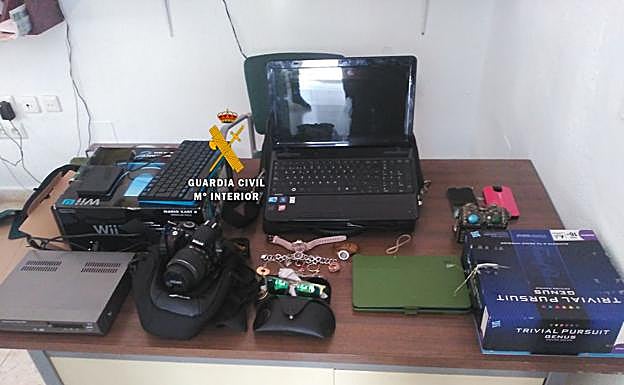 Parte de los objetos recuperados.