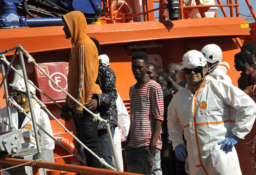 Llegan al puerto de Málaga 94 inmigrantes