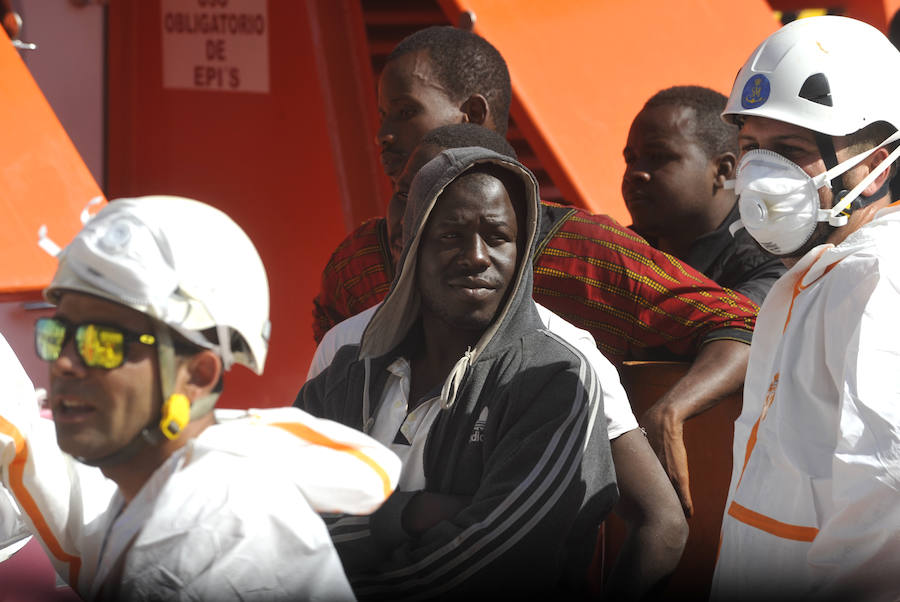 Llegan al puerto de Málaga 94 inmigrantes