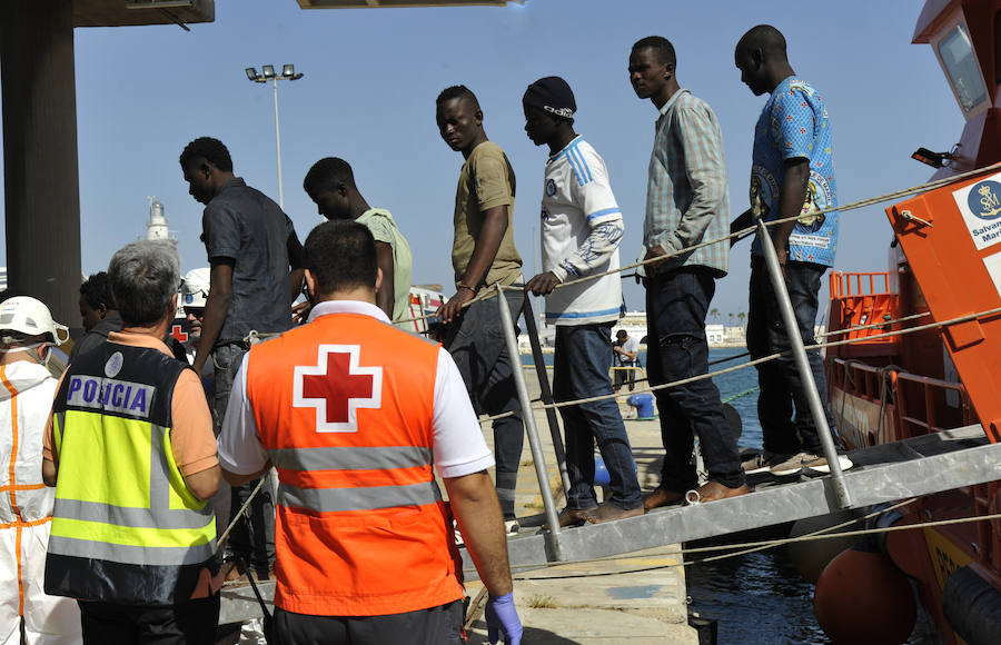 Llegan al puerto de Málaga 94 inmigrantes