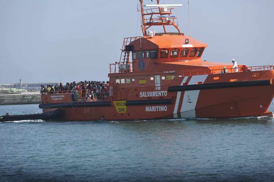 Llegan al puerto de Málaga 94 inmigrantes