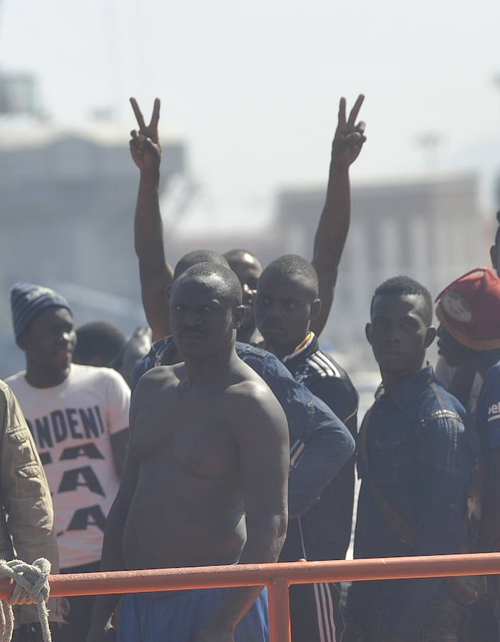 Llegan al puerto de Málaga 94 inmigrantes