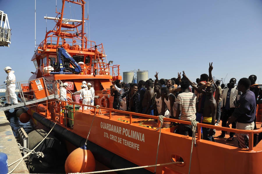 Llegan al puerto de Málaga 94 inmigrantes