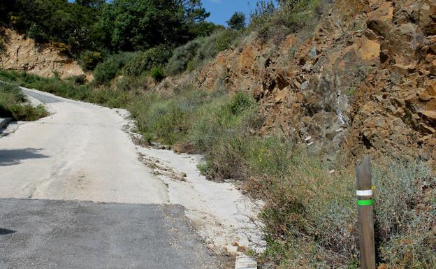 Desvío por un carril hormigonado