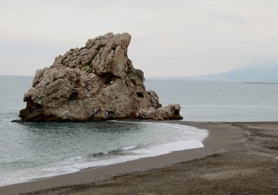 Imagen secundaria 1 - Paseo marítimo del Palo | Peñón del Cuervo | Paseo que une al Peñón del Cuervo con La Araña